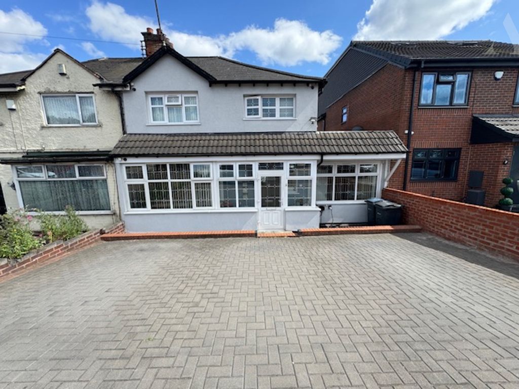 Property photo 1 of 17 10 Stetchford Road Frontage