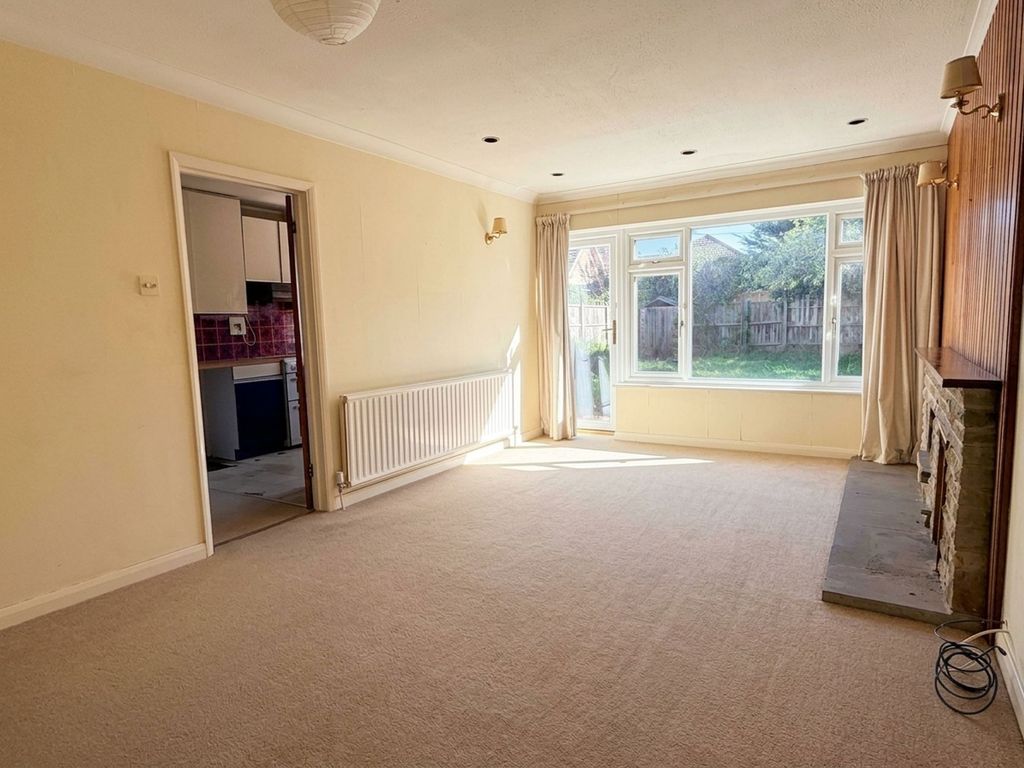 Property photo 2 of 12 Living