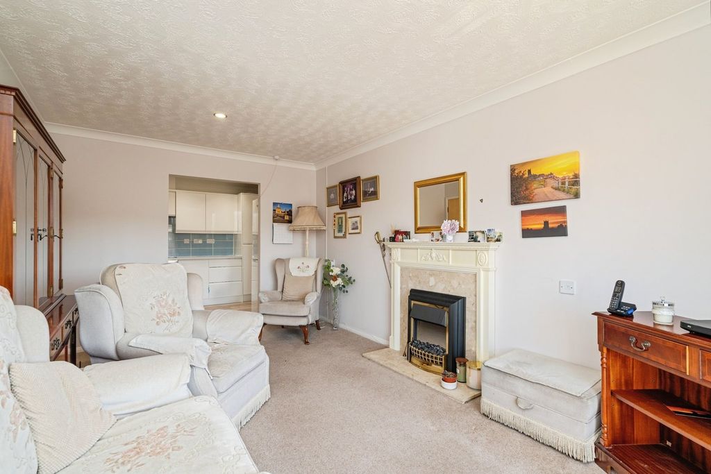 Property photo 3 of 17