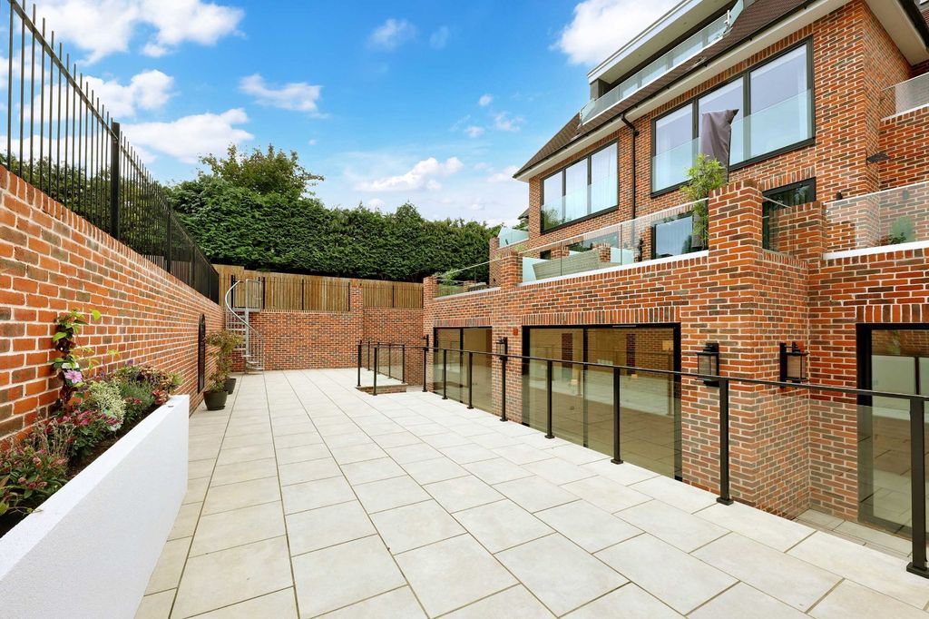 Property photo 2 of 16 Picture No. 07