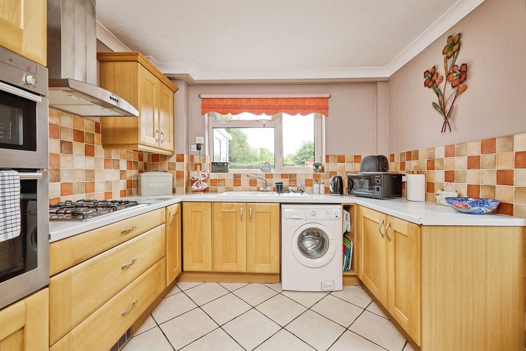 Property photo 3 of 12