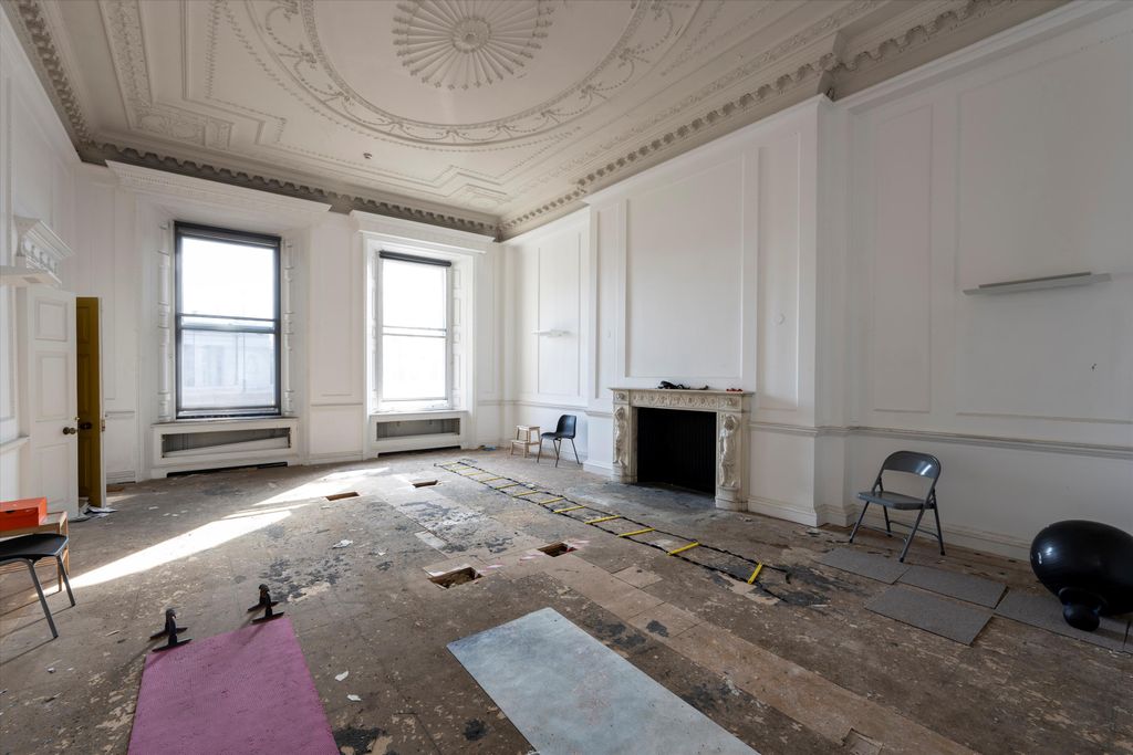 Property photo 2 of 21 Image