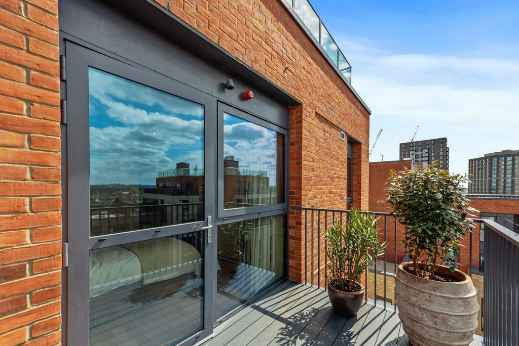 Property photo 3 of 39