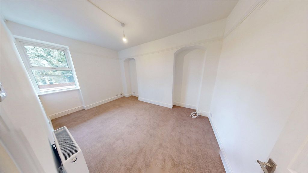 Property photo 3 of 6 Picture No. 06