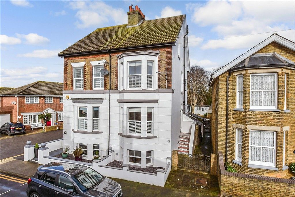 Property photo 1 of 15 External (Web)