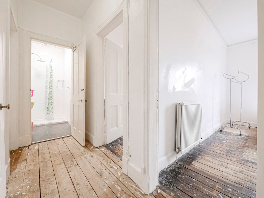 Property photo 3 of 14 Hall