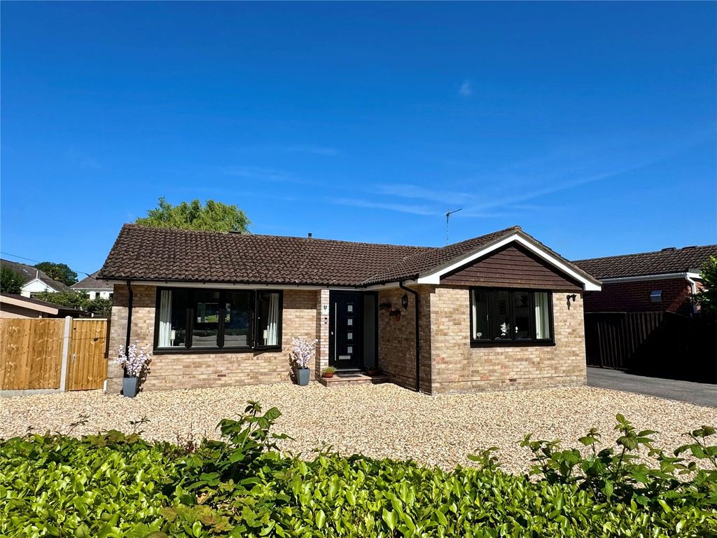 Property photo 2 of 19 Picture No. 27