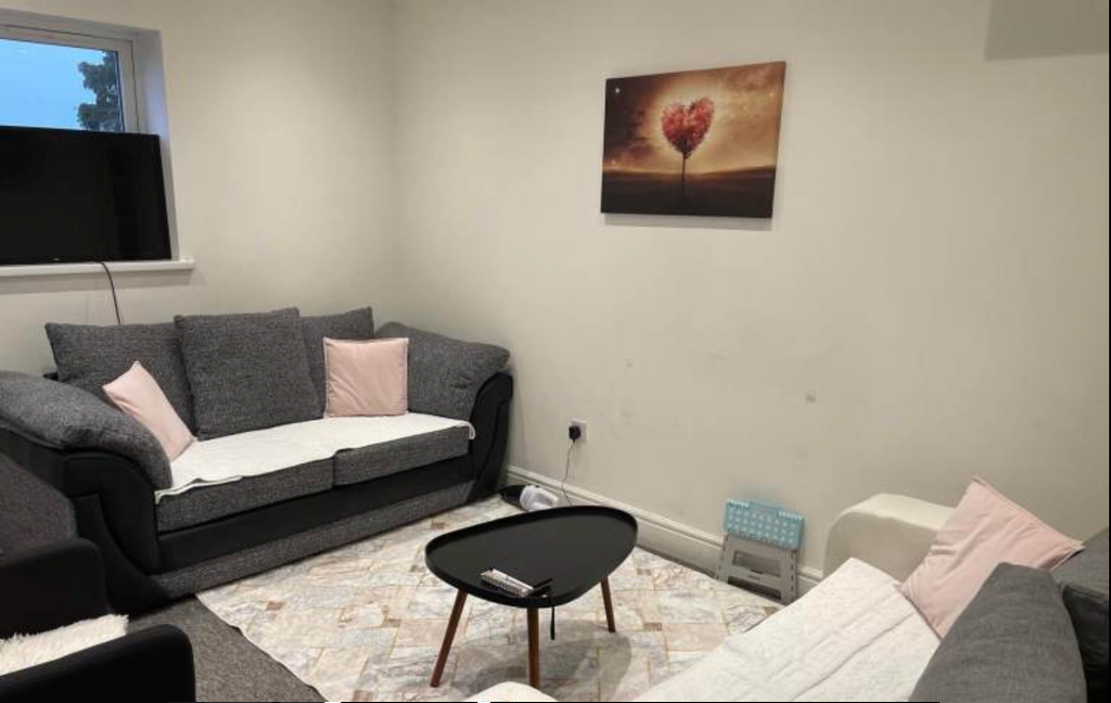 Property photo 3 of 11