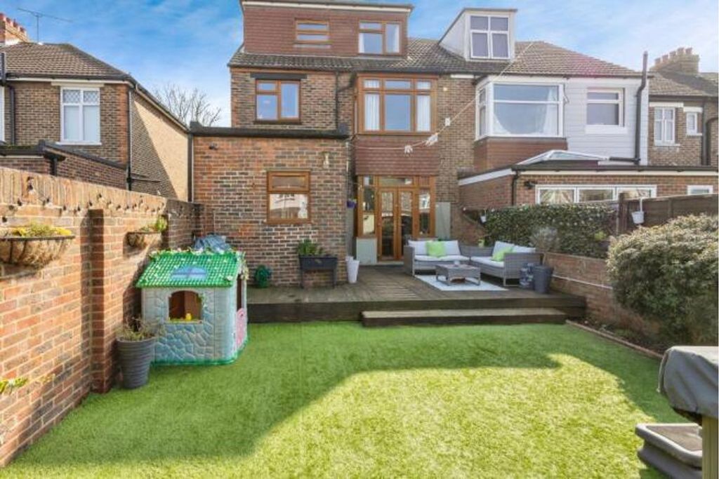 Property photo 2 of 18 Rear Garden