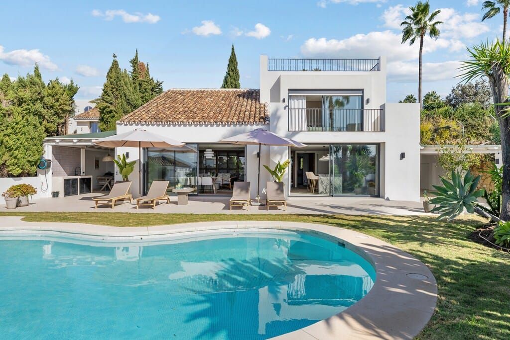Property photo 1 of 25 Marbella Villa Esmarv177 1