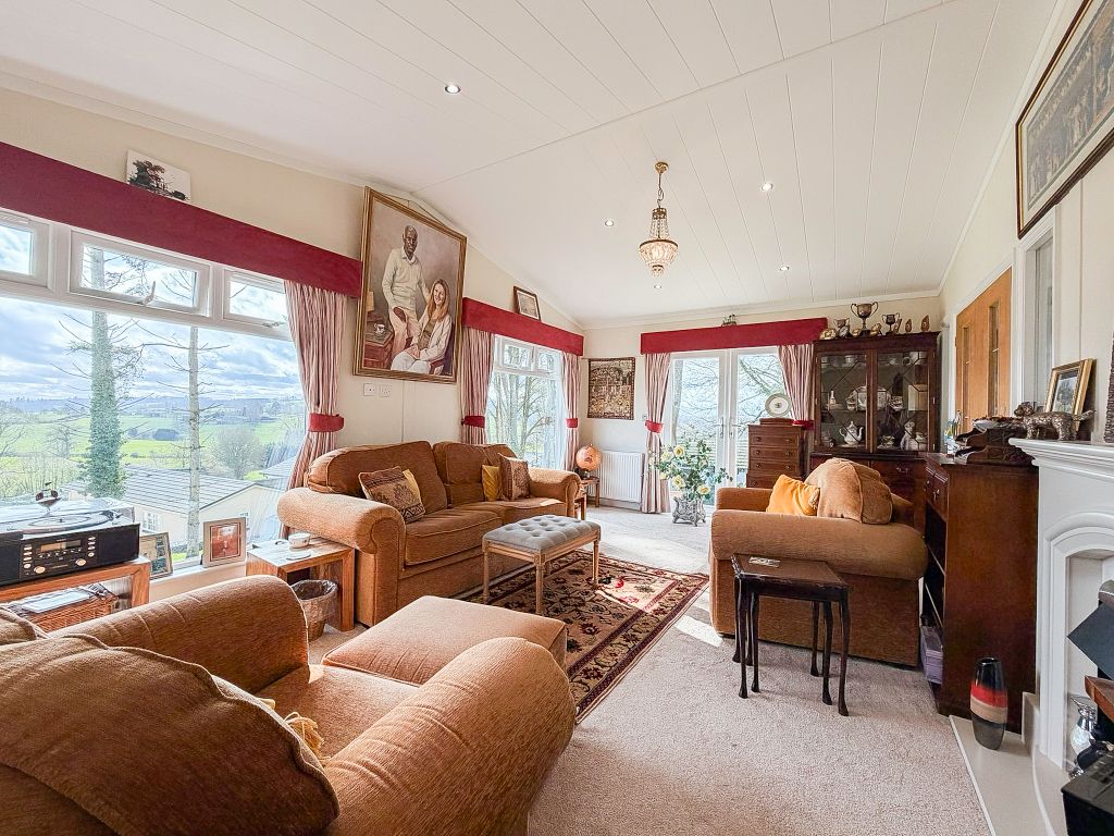 Property photo 3 of 21 Living Room (4)