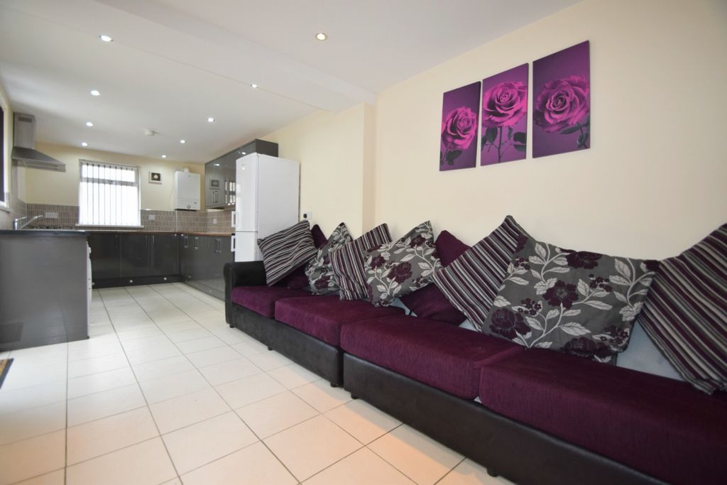 Property photo 2 of 17 Photo 6