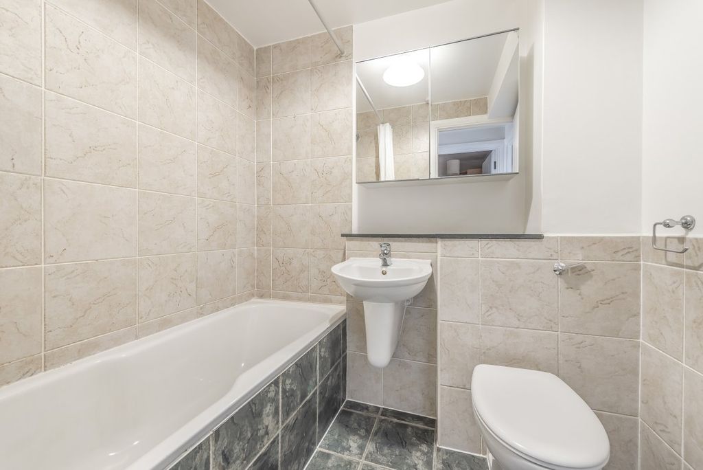 Property photo 3 of 14 Bathroom