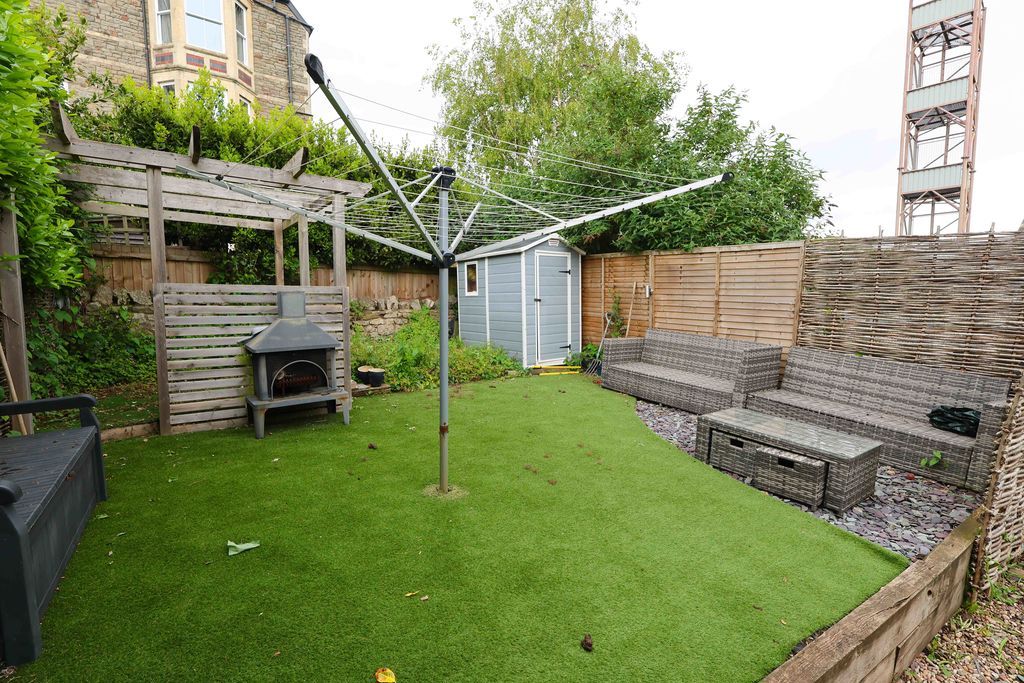 Property photo 3 of 17 Garden