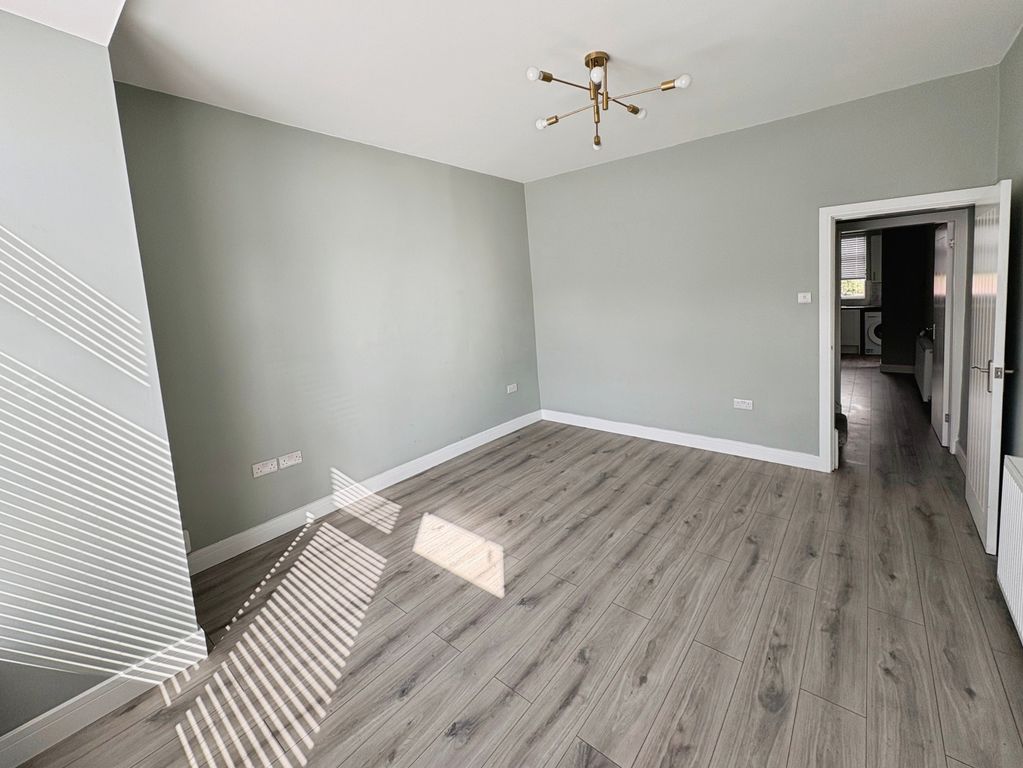 Property photo 3 of 18 1A7B39F1-9-4980-Afb7-9Fb6Ca8Fc232-5186-00000178F8Cb4B1E