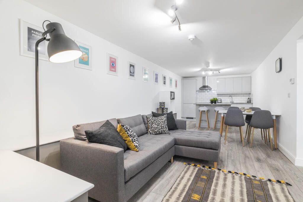 Property photo 2 of 7 Gallery