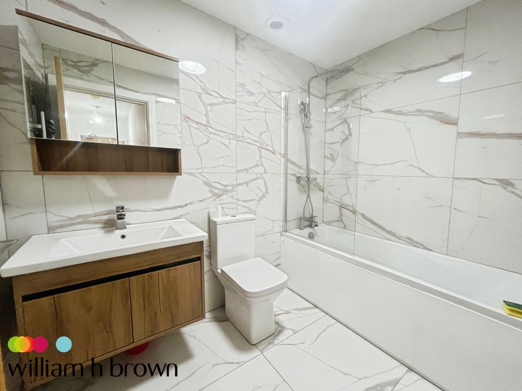 Property photo 1 of 7 Bathroom