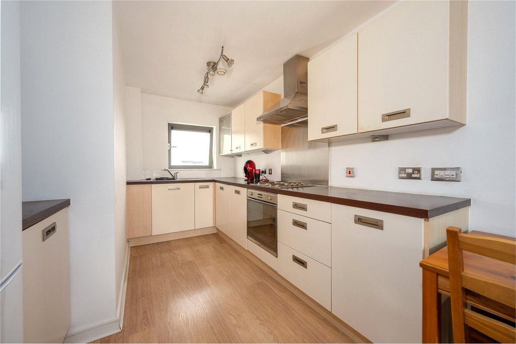 Property photo 3 of 12 Picture No. 24