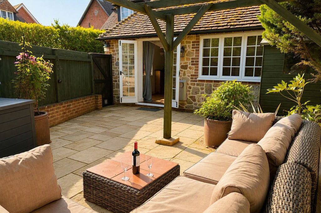 Property photo 2 of 15 Courtyard