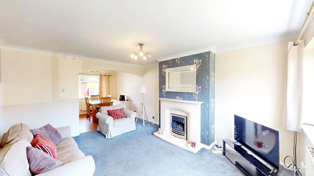 Property photo 2 of 14 Lounge