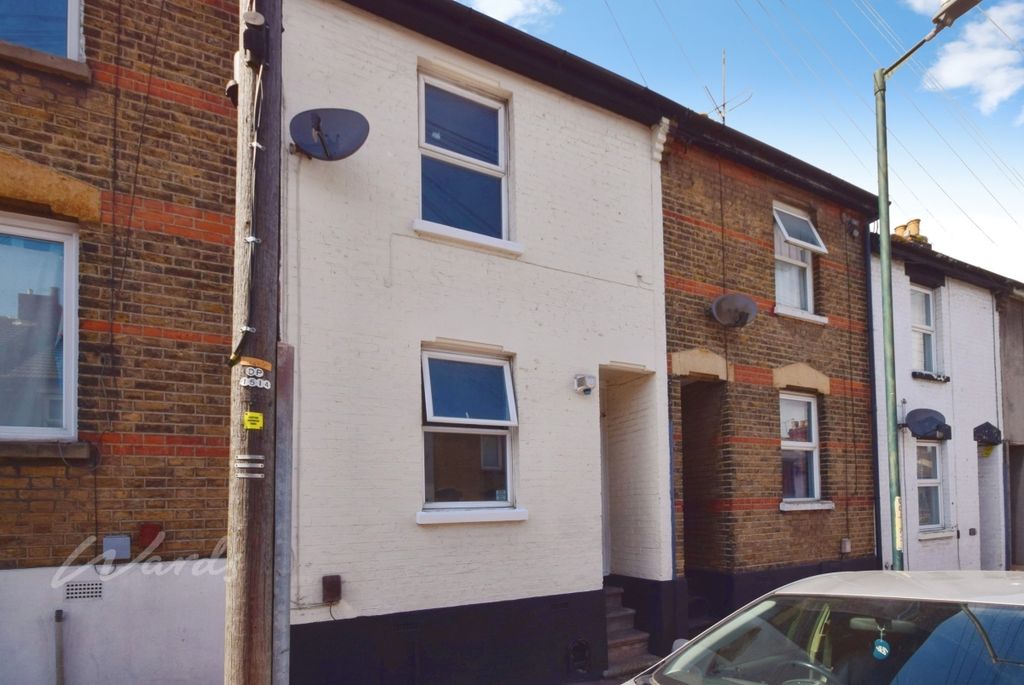 Property photo 1 of 9 Castle Front