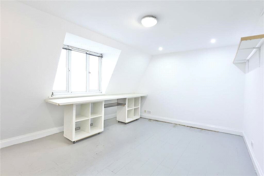 Property photo 3 of 7 Picture No. 02