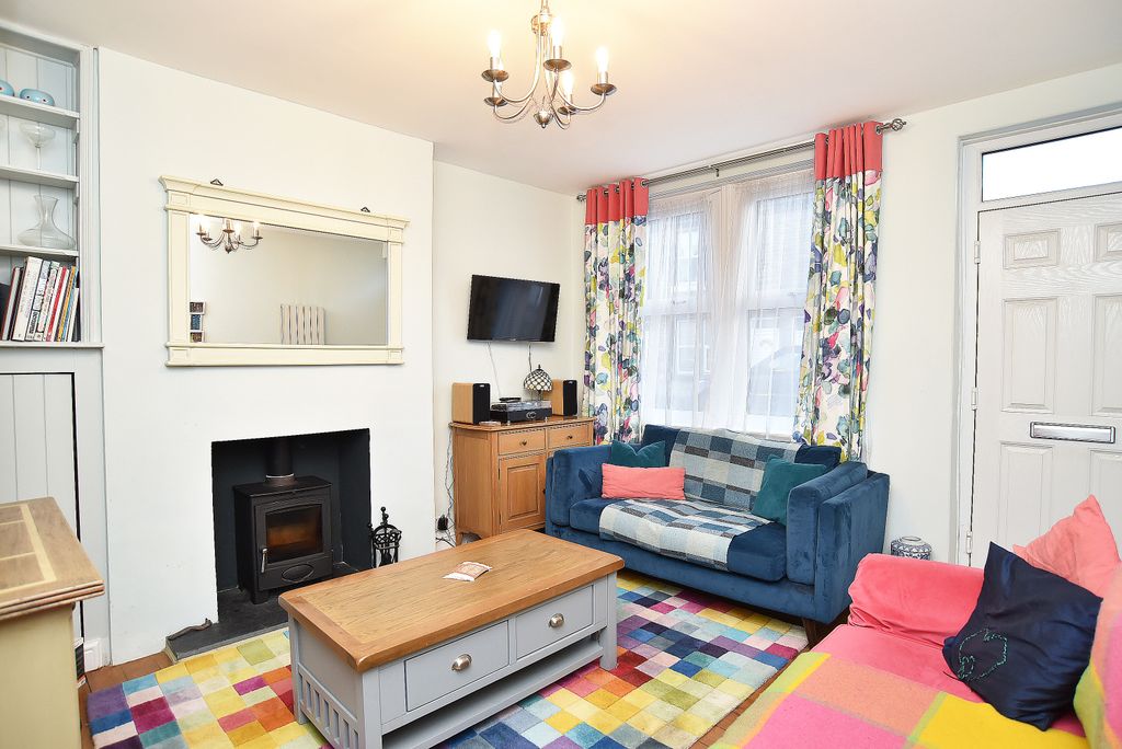 Property photo 2 of 11