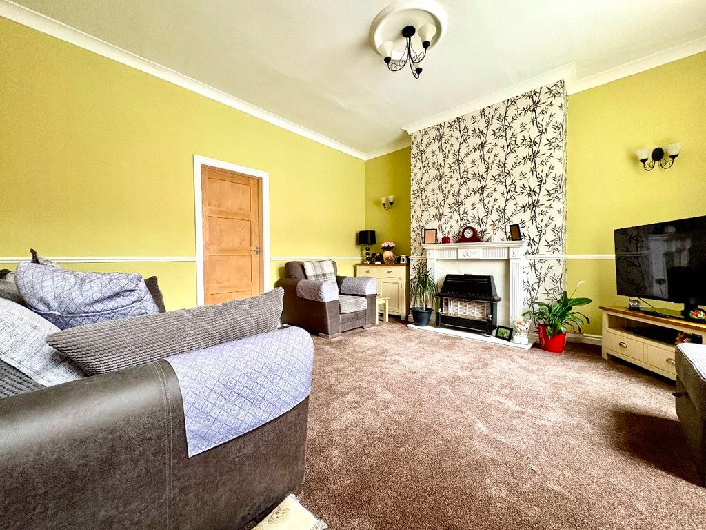 Property photo 2 of 23