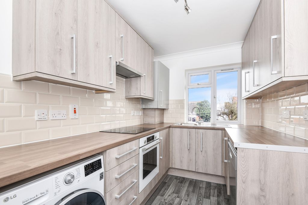 Property photo 3 of 12