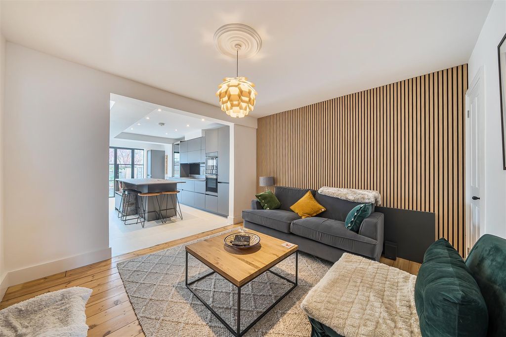 Property photo 3 of 11 Yorke Road - Lounge Area 3.Jpg