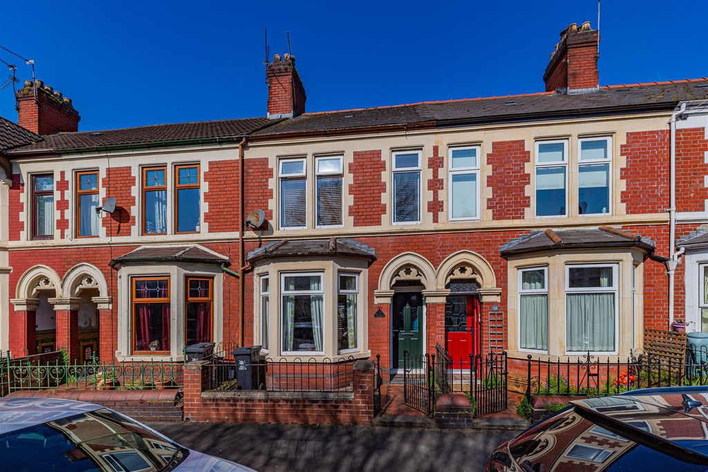 Property photo 1 of 24 Courtenay Road 19-1.Jpg