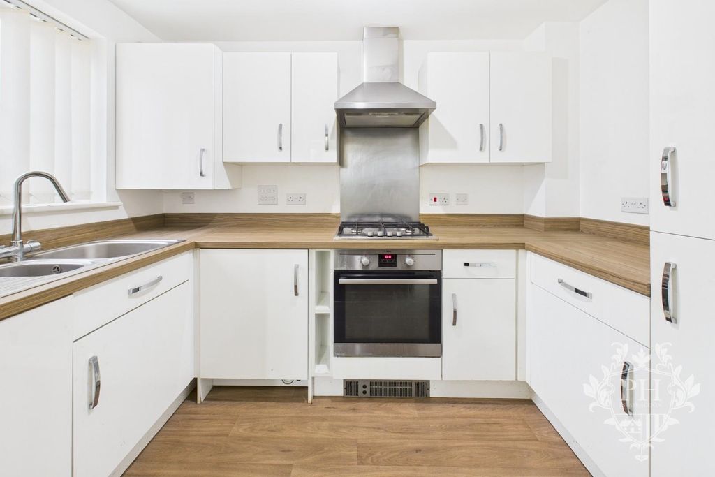 Property photo 3 of 8 Cam02002G0-Pr0229-Still008.Jpg