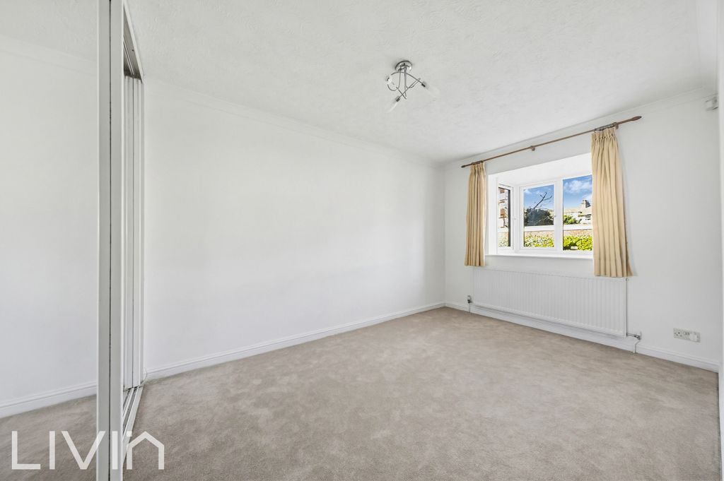 Property photo 3 of 9 6