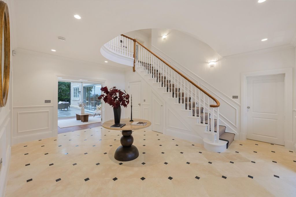 Property photo 2 of 26 Image