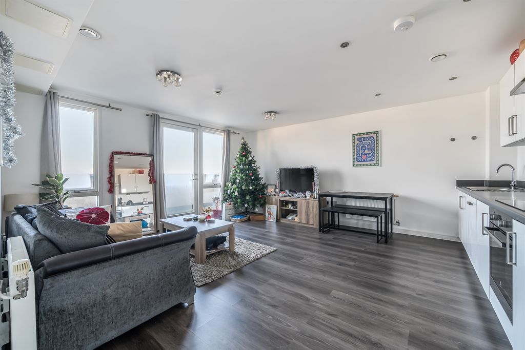 Property photo 3 of 12