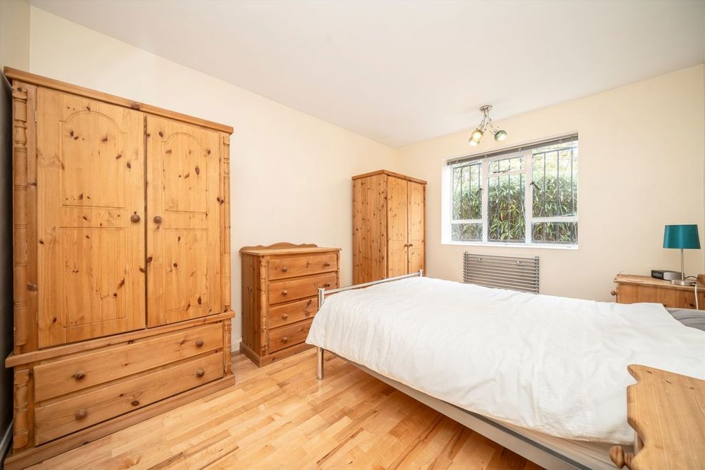 Property photo 3 of 4