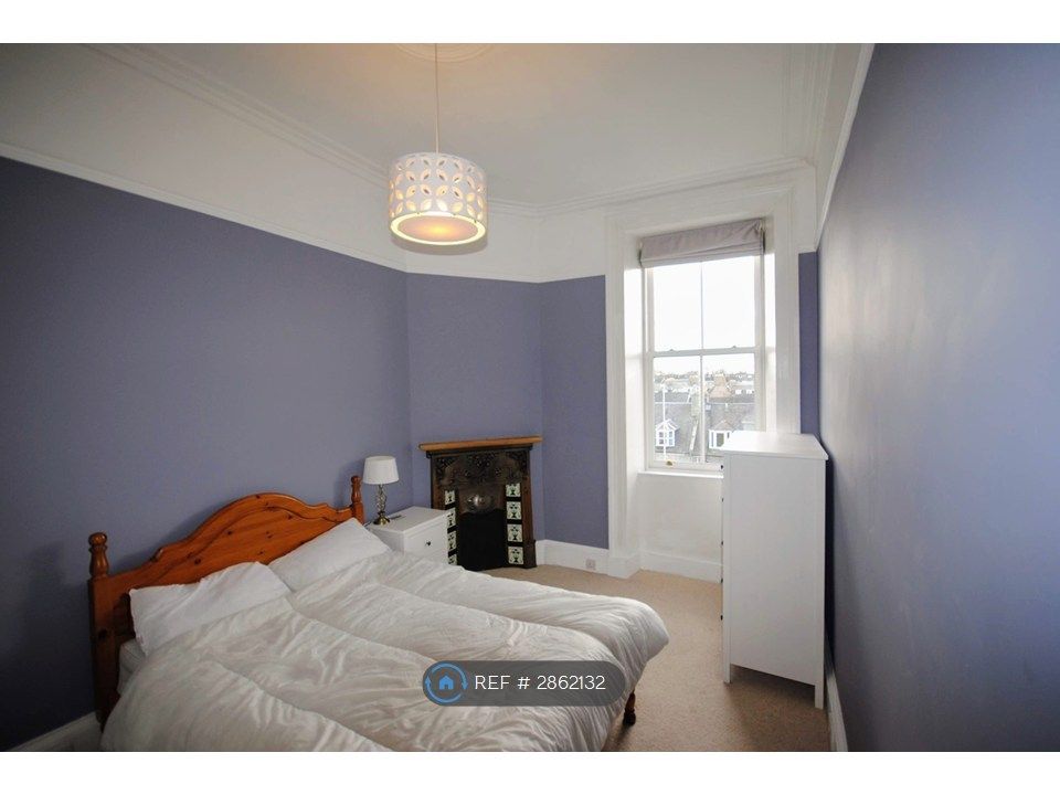 Property photo 3 of 8 Bedroom