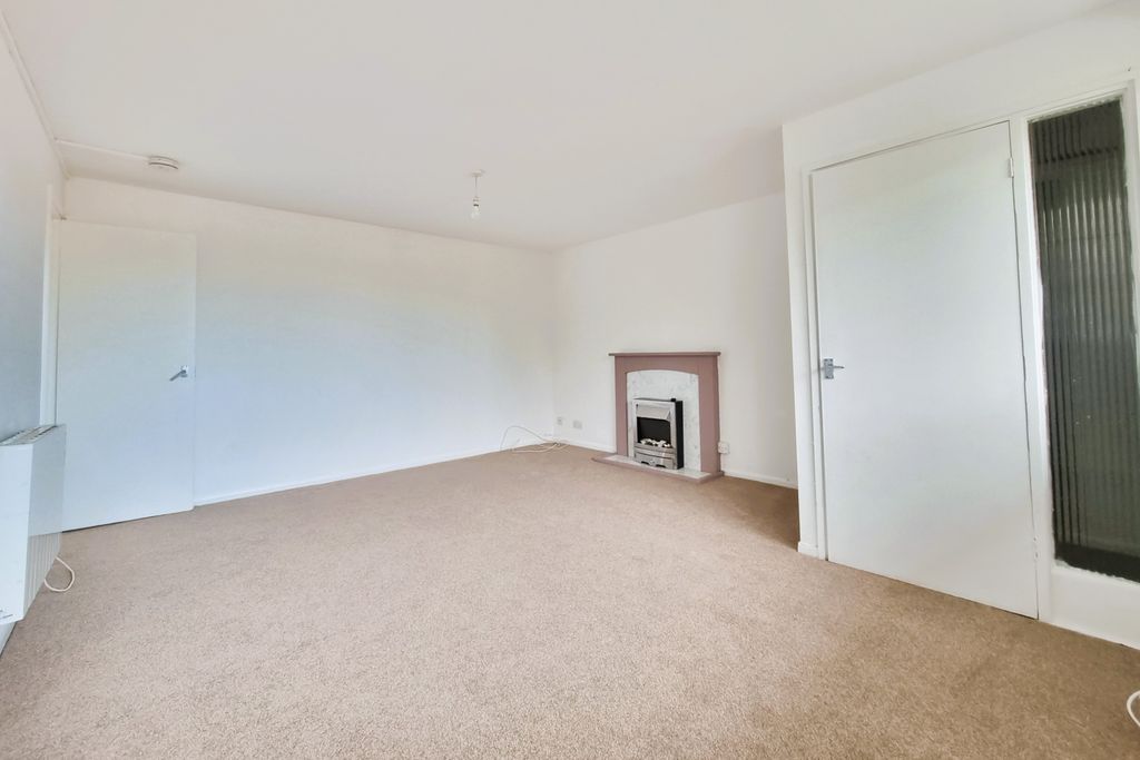 Property photo 3 of 10 20251128_100723