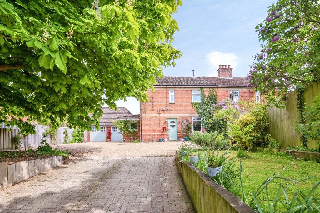 Property photo 1 of 37 Picture No. 65