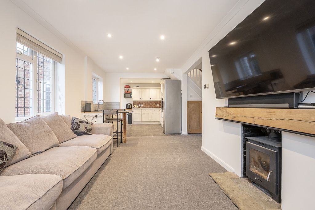 Property photo 1 of 28