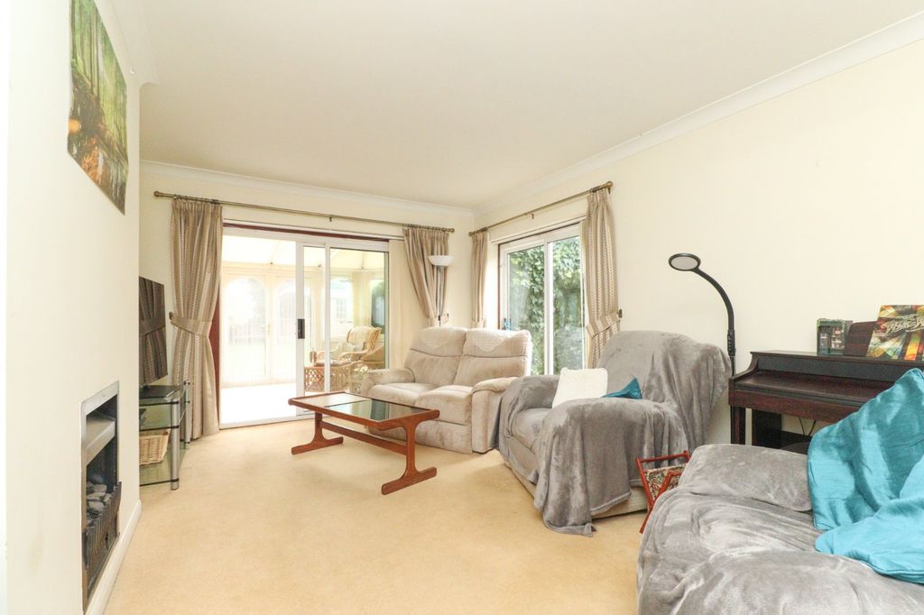 Property photo 2 of 12 Picture 2