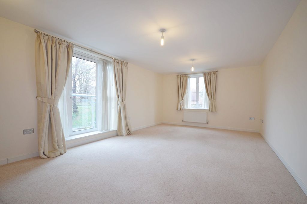 Property photo 2 of 11 (Main)