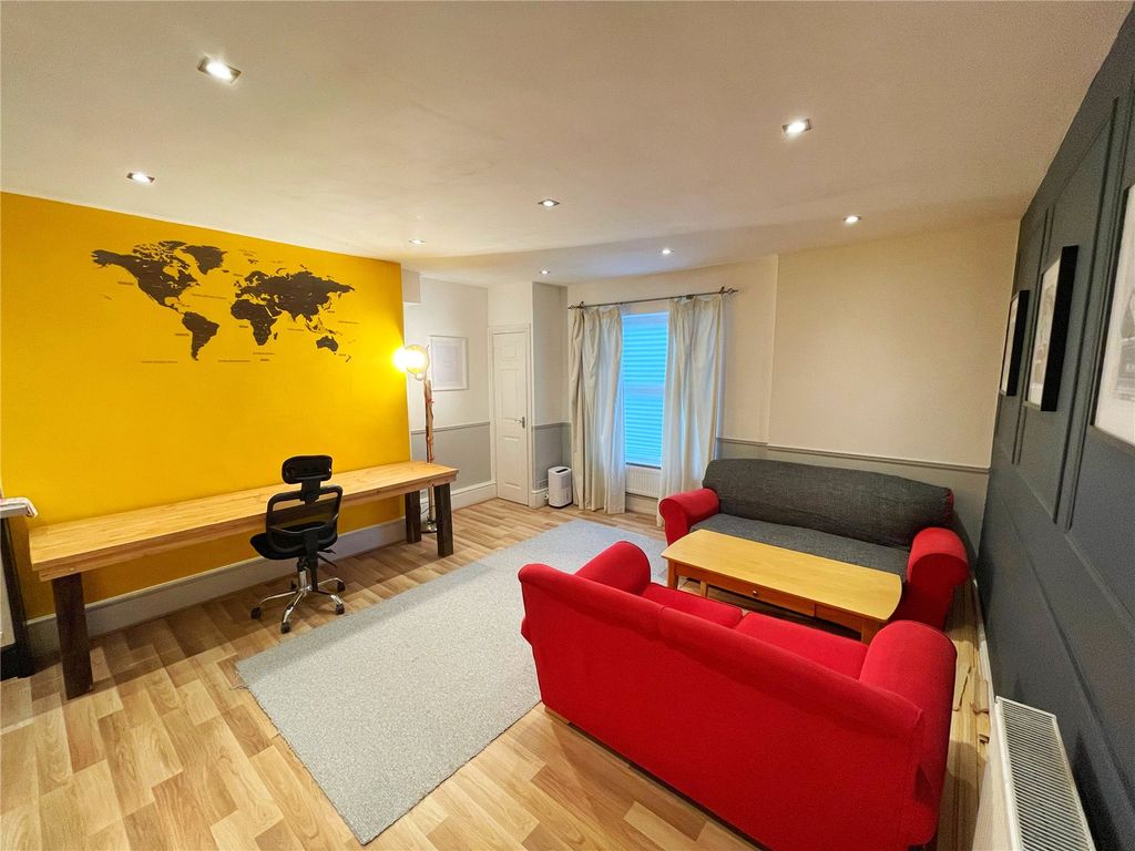 Property photo 3 of 7 Picture No. 04