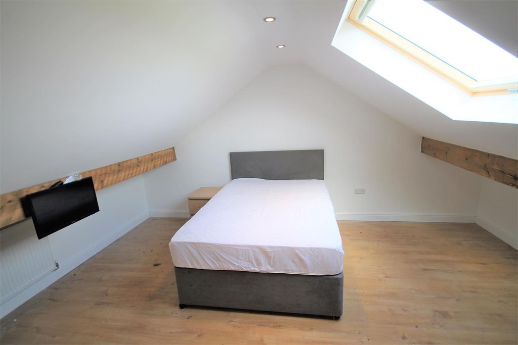 Property photo 3 of 14 176Mose1.Jpg