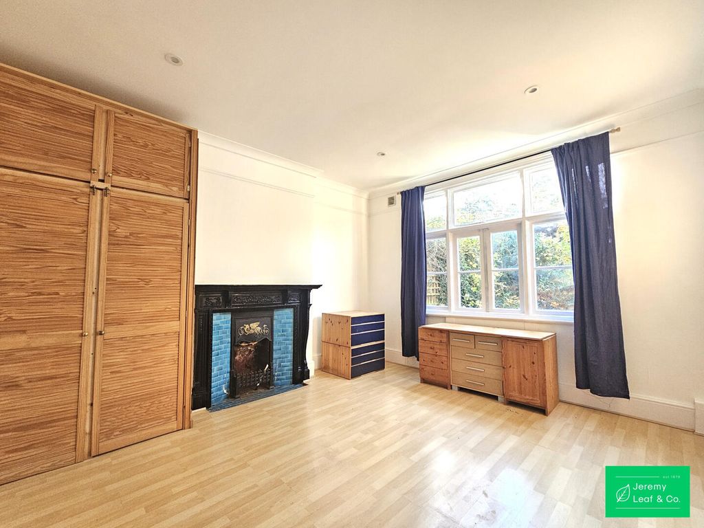 Property photo 3 of 8 Bedroom