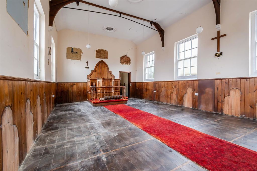 Property photo 2 of 5