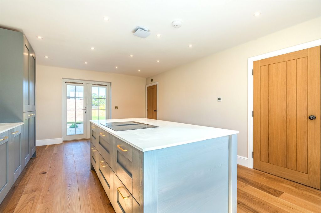 Property photo 2 of 22 Picture No. 02