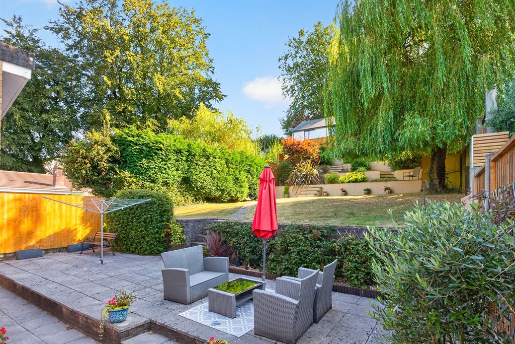 Property photo 2 of 34
