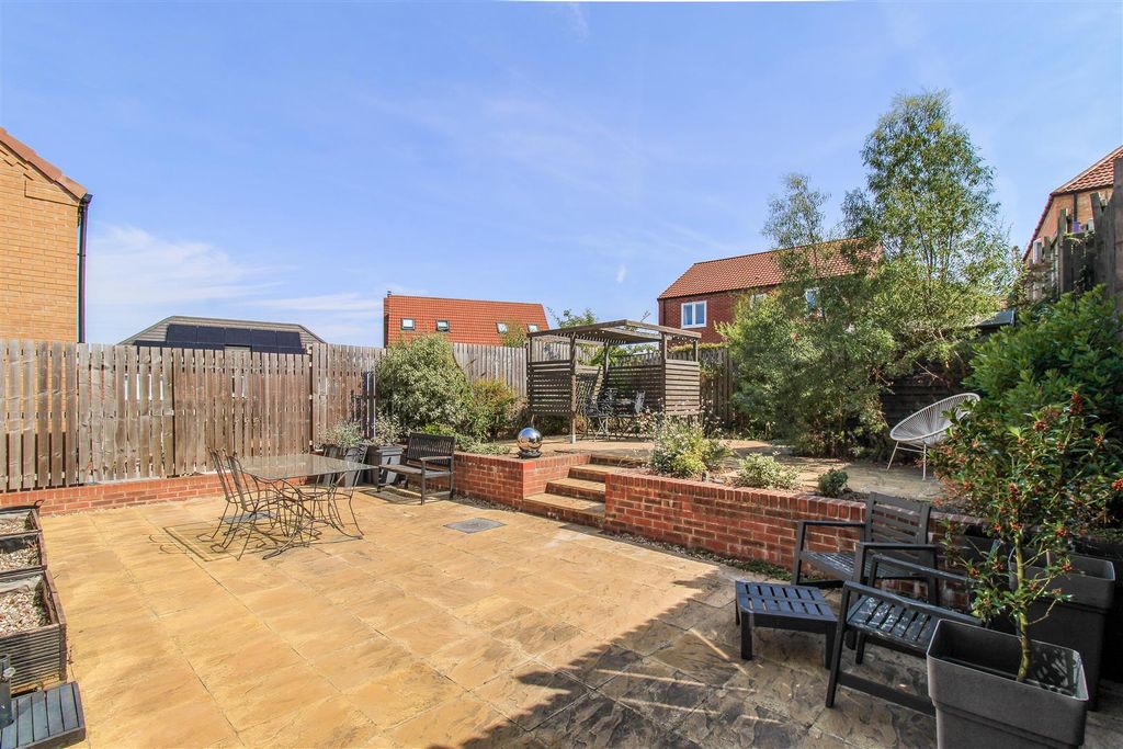 Property photo 2 of 15 Outside