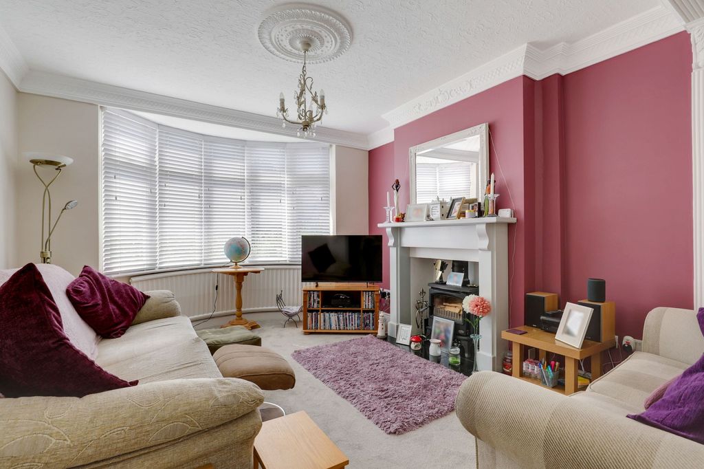 Property photo 2 of 24